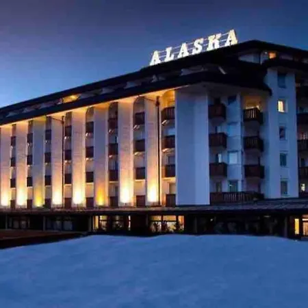 Dell'hotel Alaska A Cortina, Con Posto Auto